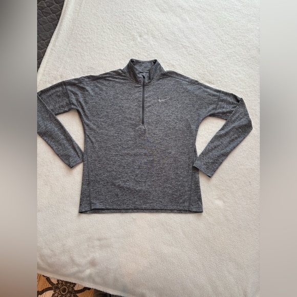 Nike 1/2 Zip Running Top - Size Small. - Picture 6 of 14